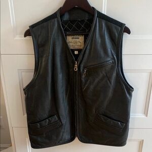 LEATHER VEST NICKELSON Zip-up black leather lined Vest with pockets Size Medium